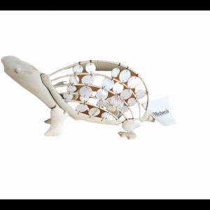 Home decorating metal turtle tea light holder pearlized medallion